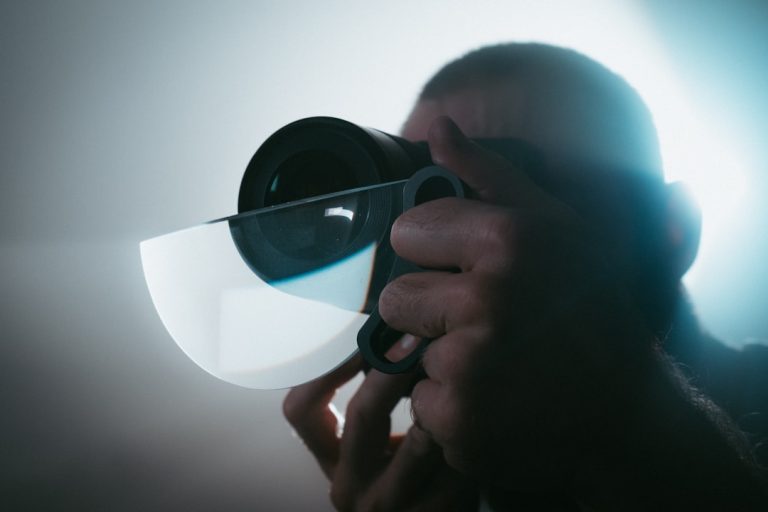 Capturing Moments: A Guide to Choosing the Perfect Photography Equipment